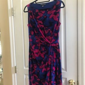 Size 10 vibrant sleeveless Sheath dress